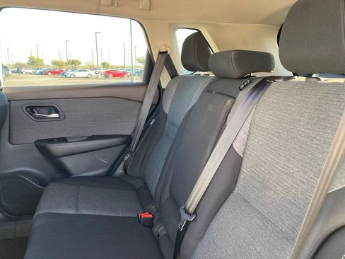 Used 2023 Nissan Rogue SV image 10