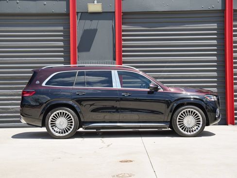 Used 2024 Mercedes-Benz Maybach GLS 600 4MATIC image 8