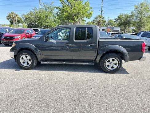 Used 2011 Nissan Frontier SV w/ SV Premium Utility Pkg RWD image 3
