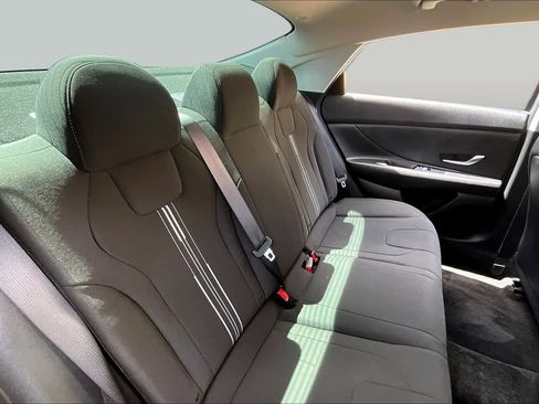 Used 2023 Hyundai Elantra SEL FWD image 18