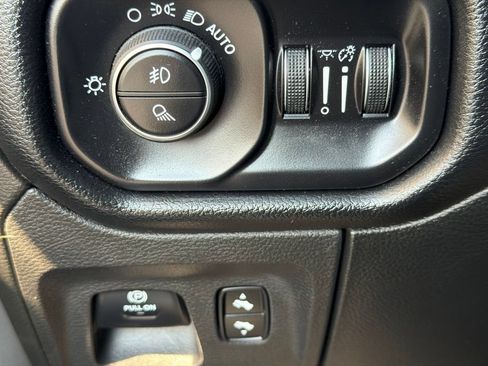 Used 2019 RAM 1500 Laramie AWD/4WD image 28