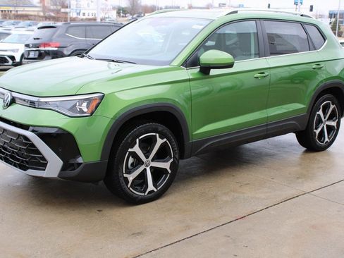 New 2026 Volkswagen Taos SEL AWD/4WD image 3