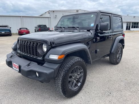 Used 2024 Jeep Wrangler Sport AWD/4WD image 12