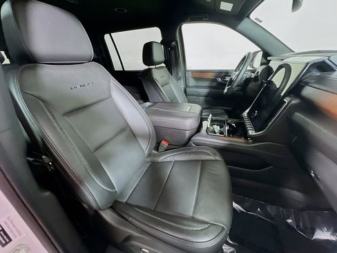 Used 2025 GMC Yukon XL Denali image 25