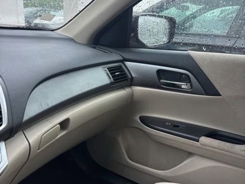 Used 2013 Honda Accord LX image 8