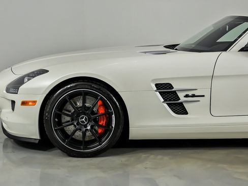 Used 2012 Mercedes-Benz SLS AMG Coupe image 8