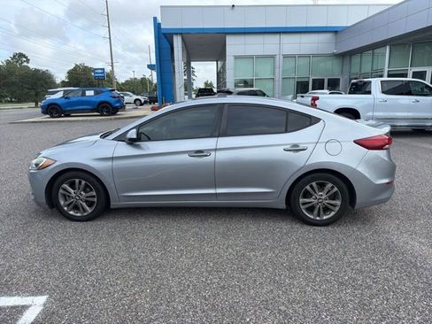 Used 2017 Hyundai Elantra SE FWD image 8