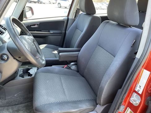 Used 2013 Suzuki SX4 Premium image 12