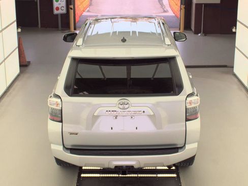 Used 2016 Toyota 4Runner SR5 Premium AWD/4WD image 7