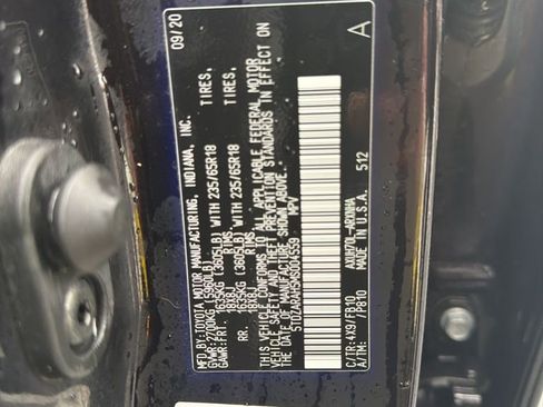 Used 2021 Toyota Highlander LE image 29