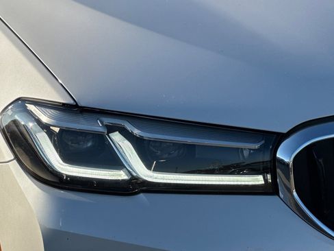 Used 2023 BMW 530i w/ Premium Package image 10