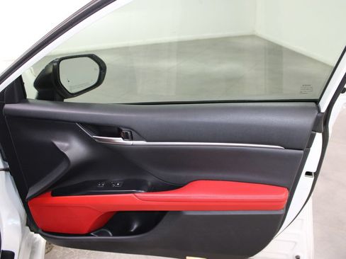 Used 2020 Toyota Camry XSE FWD image 23