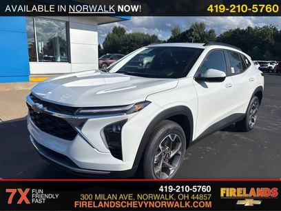 New 2025 Chevrolet Trax LT w/ Sunroof Package