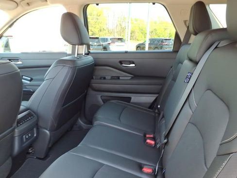 New 2026 Nissan Pathfinder SL AWD/4WD image 8