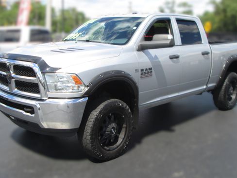 Used 2015 RAM 2500 Tradesman w/ Chrome Appearance Group AWD/4WD image 2