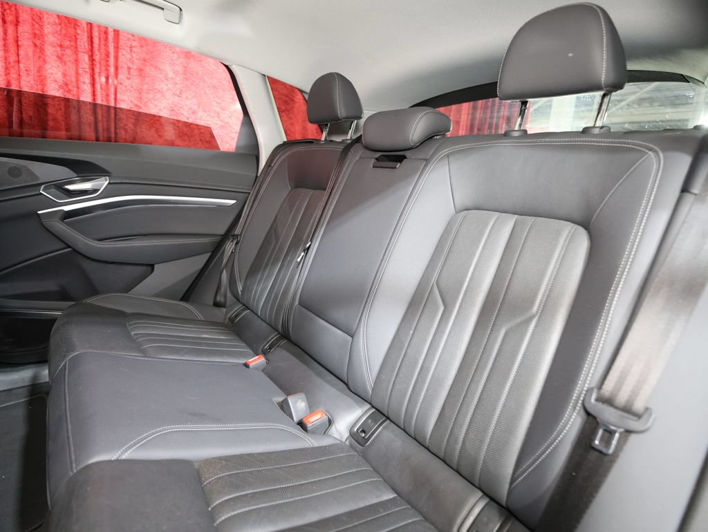 Used 2021 Audi e-tron Premium Plus w/ Premium Plus Package AWD/4WD image 14