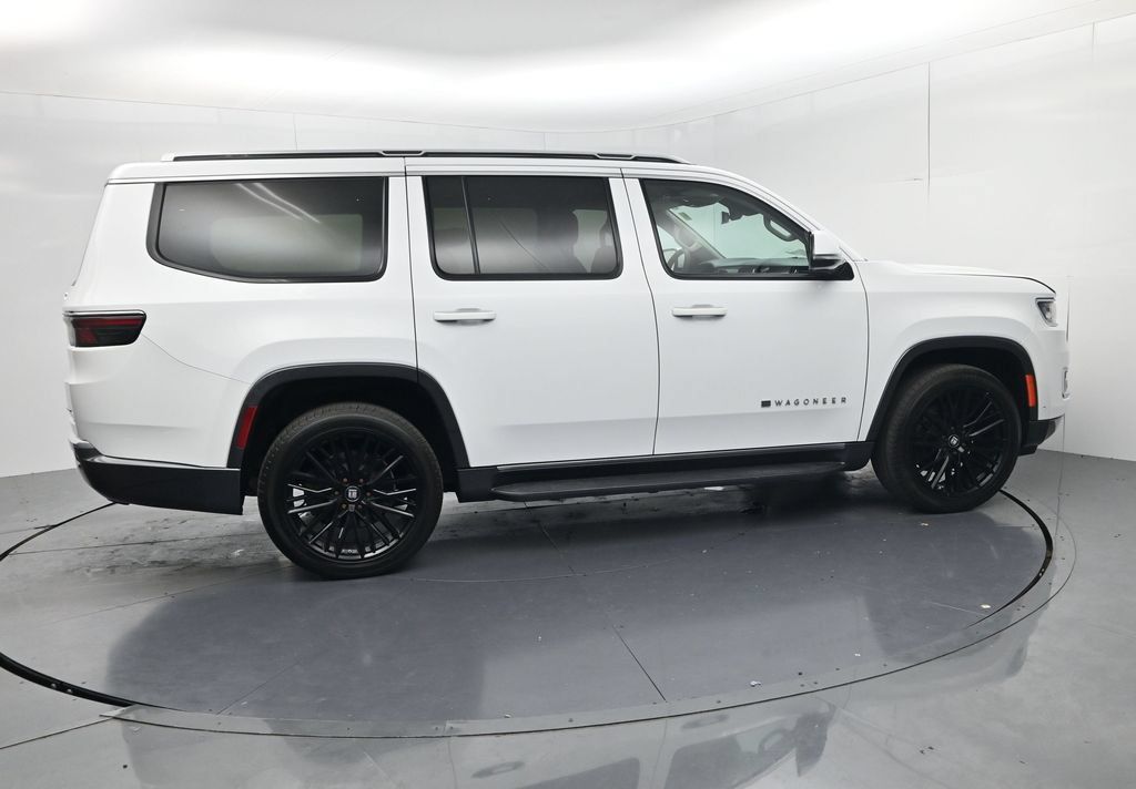 Used 2022 Jeep Wagoneer Series I AWD/4WD image 8