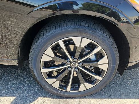New 2026 Volvo XC60 B5 Plus w/ Climate Package image 18