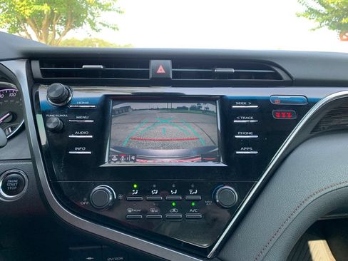 Used 2018 Toyota Camry LE w/ Convenience Package FWD image 17