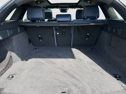 Certified 2023 Land Rover Range Rover Velar R-Dynamic S image 19