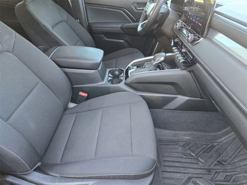 Used 2024 Chevrolet Colorado LT w/ LT Convenience Package II image 9