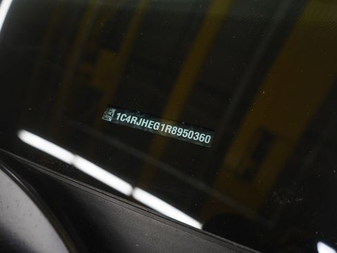 Used 2024 Jeep Grand Cherokee Summit image 34