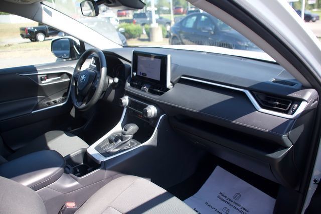 Used 2025 Toyota RAV4 XLE FWD image 14