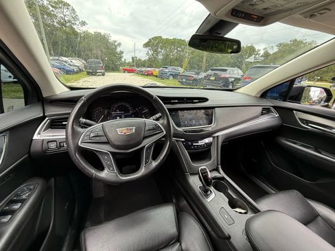 Used 2017 Cadillac XT5 Luxury w/ Driver Awareness Package image 13