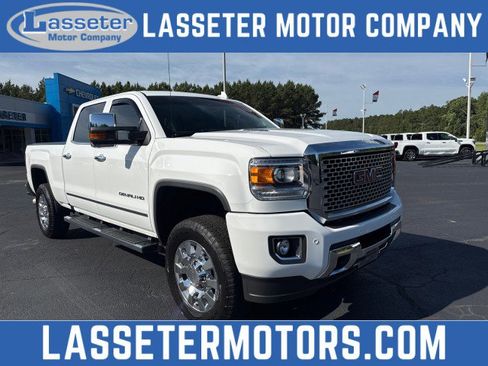 Used 2016 GMC Sierra 2500 Denali w/ Duramax Plus Package AWD/4WD image 1