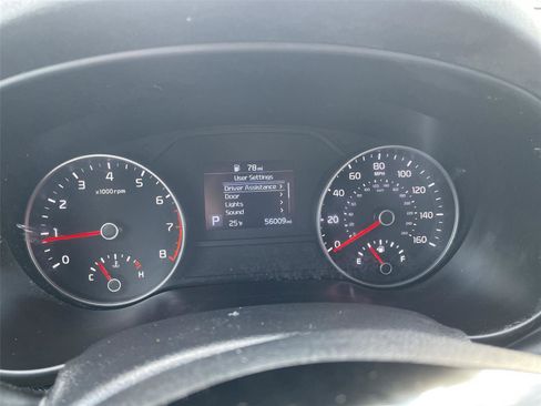 Used 2020 Kia Sportage LX image 16