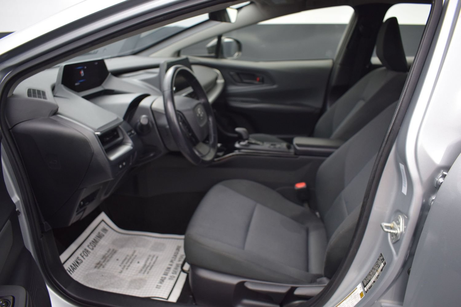 Used 2023 Toyota Prius LE FWD image 13