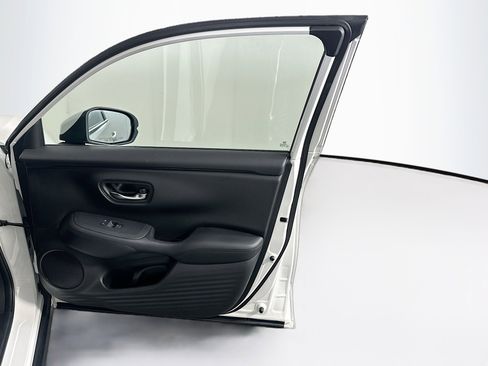 Used 2023 Honda HR-V LX image 30