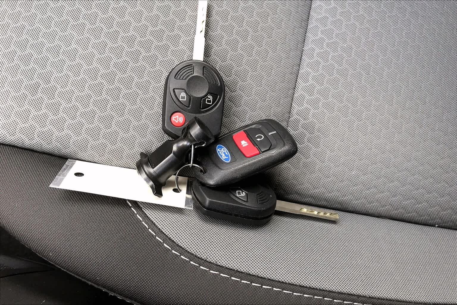 Used 2018 Ford Escape SE w/ SE Sync 3 Package AWD/4WD image 15