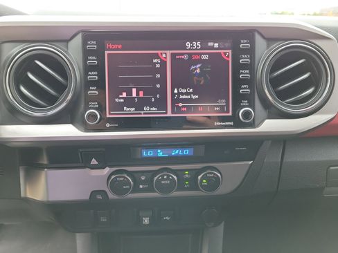 Used 2021 Toyota Tacoma SR5 image 9