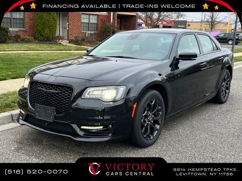 Used 2023 Chrysler 300 Touring L w/ Popular Equipment Group image 1