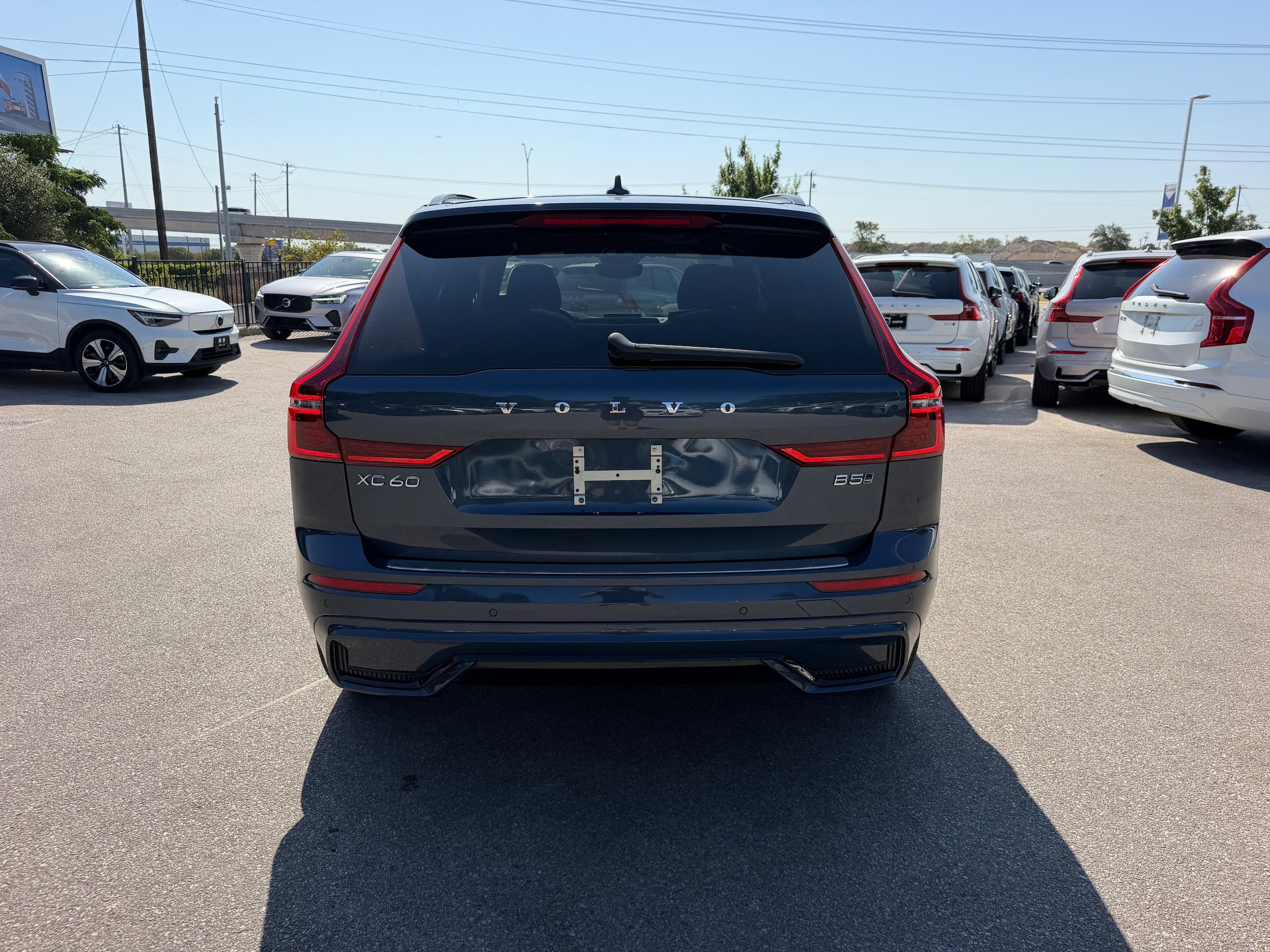 Certified 2026 Volvo XC60 B5 Plus AWD/4WD image 5