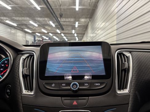 Used 2016 Chevrolet Malibu LT image 17