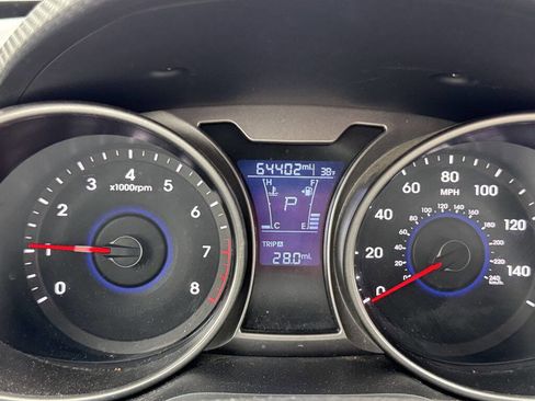 Used 2017 Hyundai Veloster Value Edition image 12