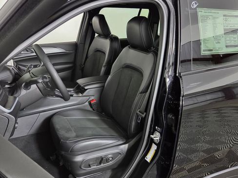 New 2025 Jeep Grand Cherokee Altitude image 15