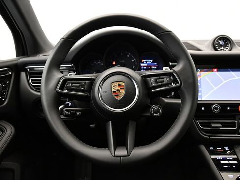 Certified 2026 Porsche Macan AWD/4WD image 26