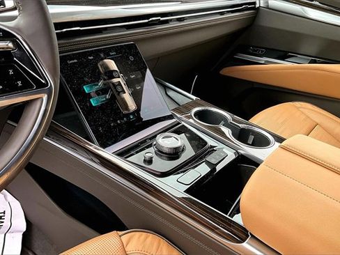 Used 2026 Cadillac Escalade Luxury w/ Touring Package image 15