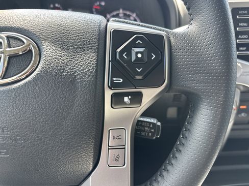 Used 2022 Toyota 4Runner SR5 Premium w/ Moonroof Package image 19