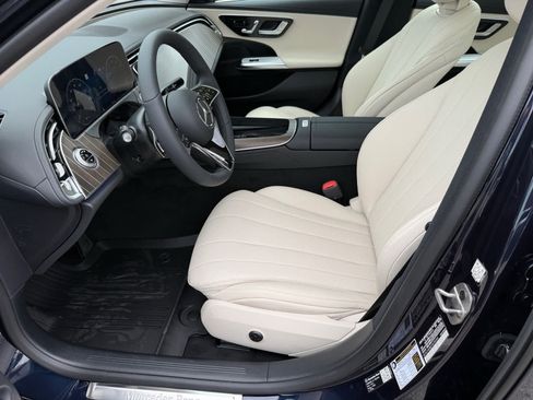 Used 2026 Mercedes-Benz E 350 4MATIC Sedan image 10