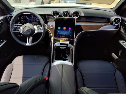 New 2025 Mercedes-Benz GLC 300 image 10