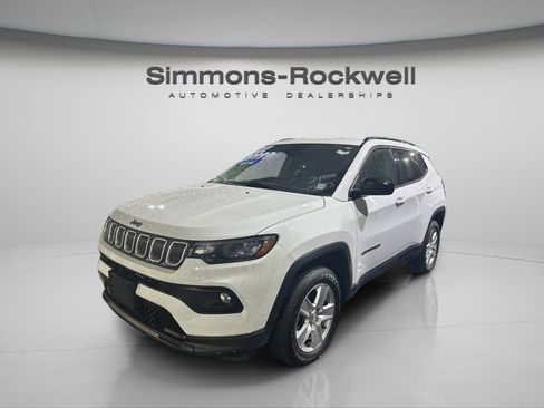 Used 2022 Jeep Compass Latitude w/ Convenience Group image 8