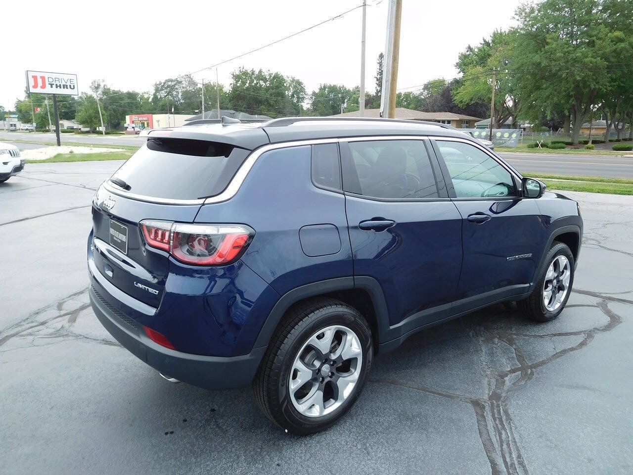 Used 2021 Jeep Compass Limited AWD/4WD image 3