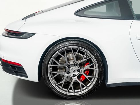Used 2021 Porsche 911 Carrera 4S image 8