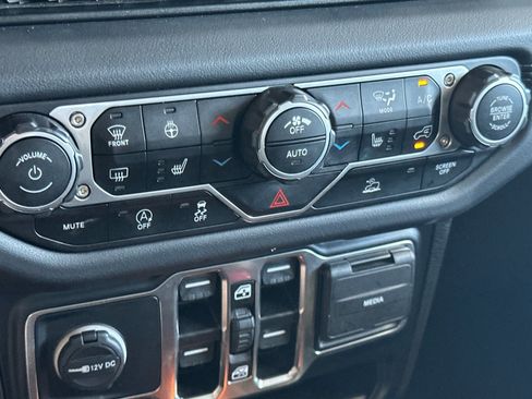 Certified 2024 Jeep Wrangler Sahara image 20