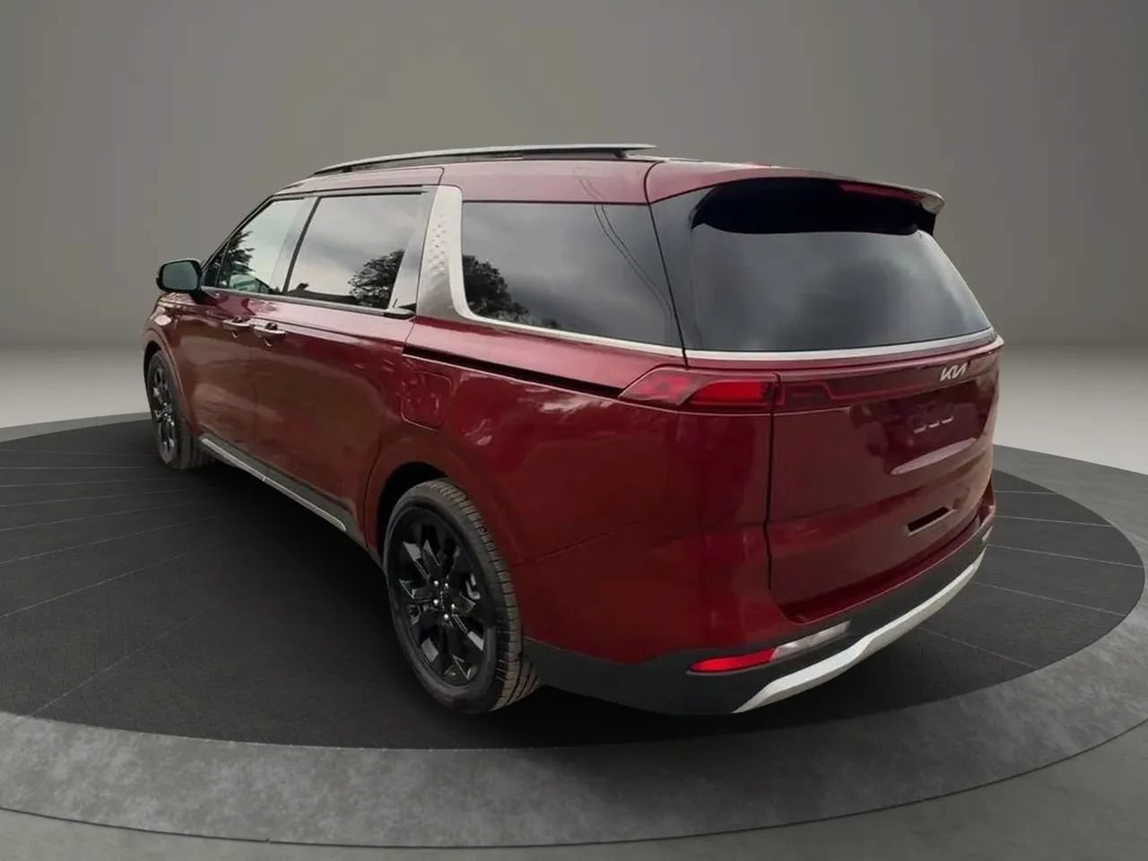 Used 2024 Kia Carnival SX Prestige FWD image 4