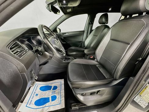 Used 2021 Volkswagen Tiguan SE FWD image 25